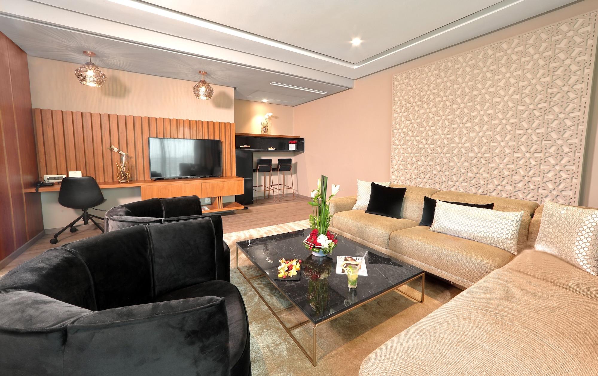 Le Palace D'Anfa Casablanca Luaran gambar A suite at the airport