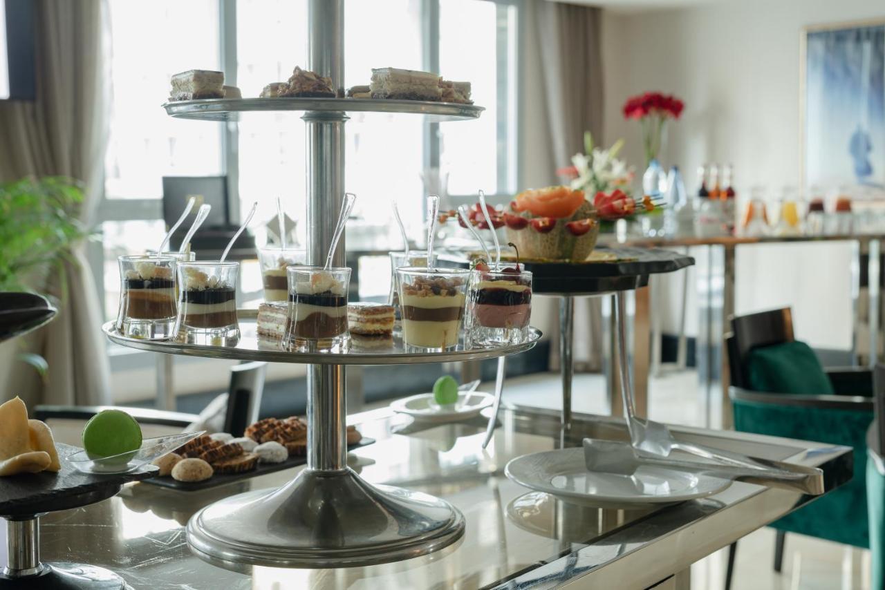 Le Palace D'Anfa Casablanca Luaran gambar A tiered stand with desserts